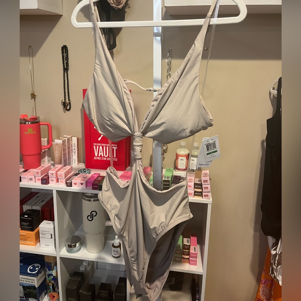 NWT Splendid Mary Lawless Lee X Cutout One Piece Swimsuit - Picture 4 of 6